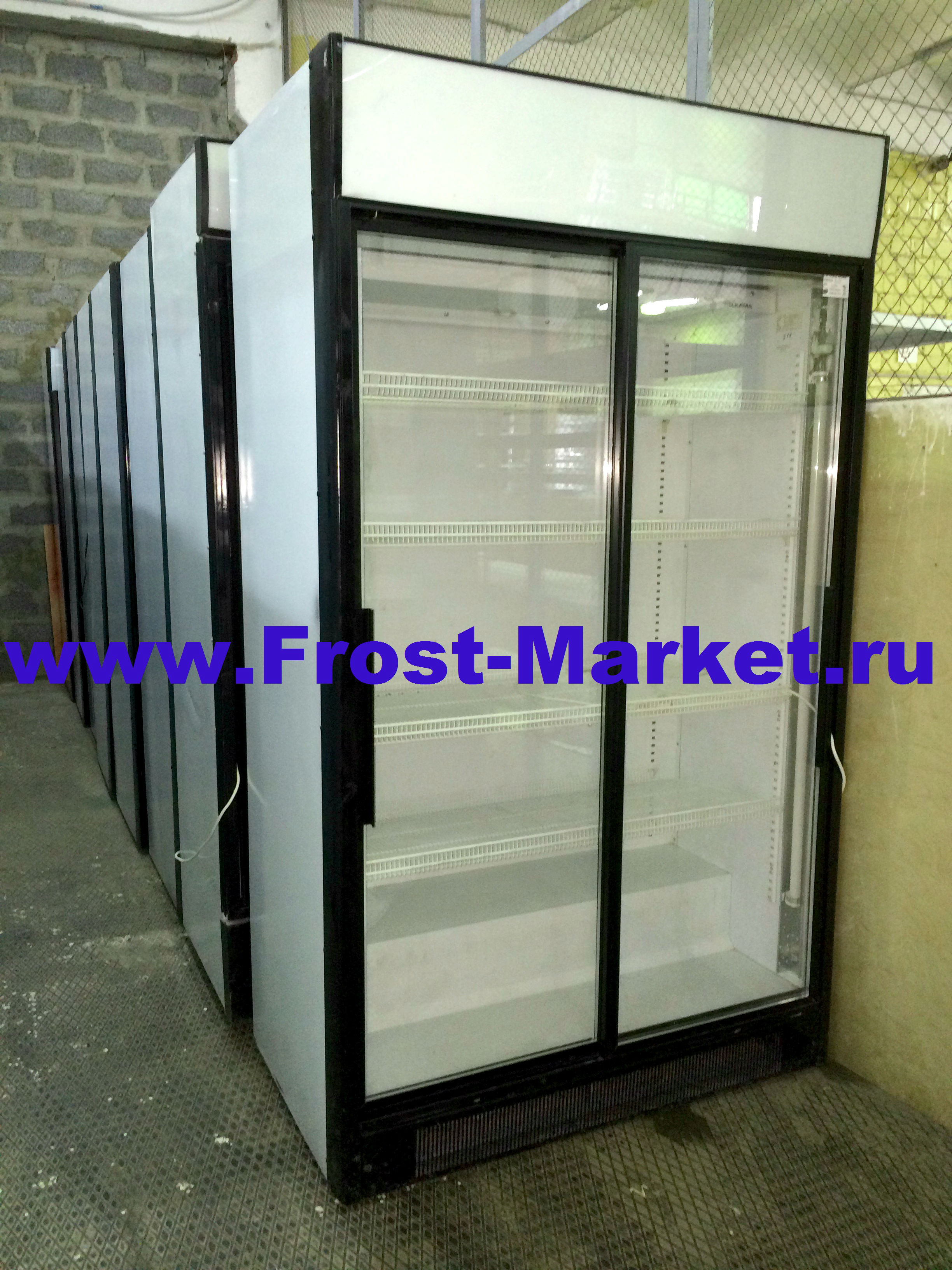 Холодильный шкаф Helkama C10G